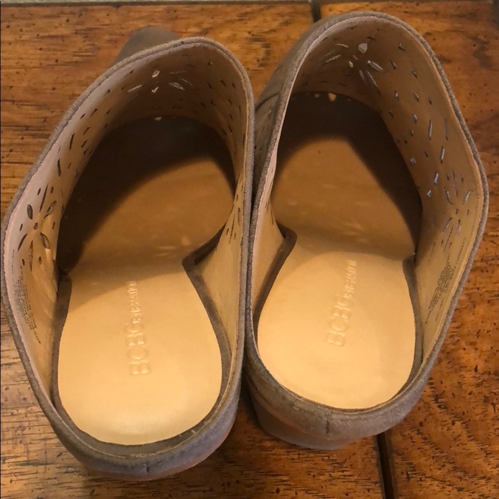 NEW w/o Tags. BCBGeneration heeled suede shoes. - Picture 6 of 8